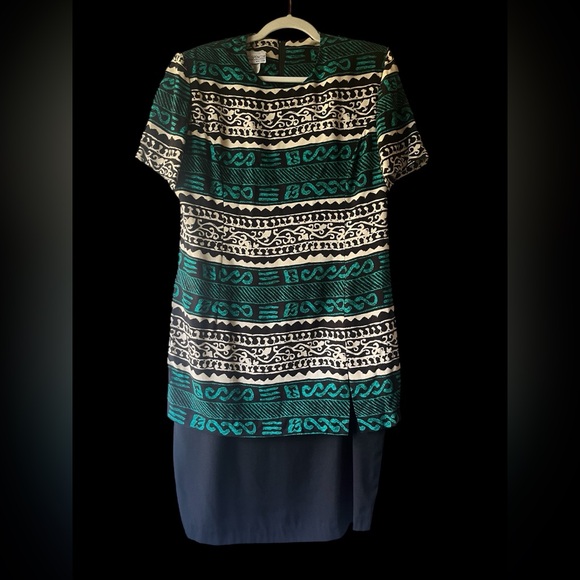 90’s Business Casual Patterned Green and Black Dress - Picture 2 of 12